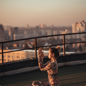 Yoga sur les toits de Paris